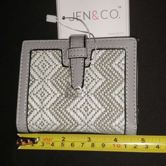 NWT- Jen & Co Folding Wallet. Grey & White Chevron. Model WL2066 - Picture 6 of 7